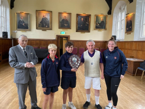 derek whitehead trophy 002