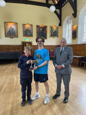 derek whitehead trophy 003